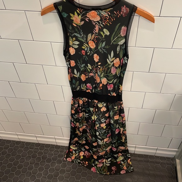 Theory, silk, floral pattern dress, size Medium - Picture 7 of 8